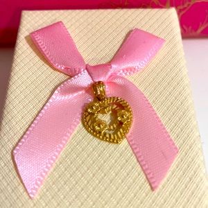 Saudi Gold 18K Heart Flower Pendant